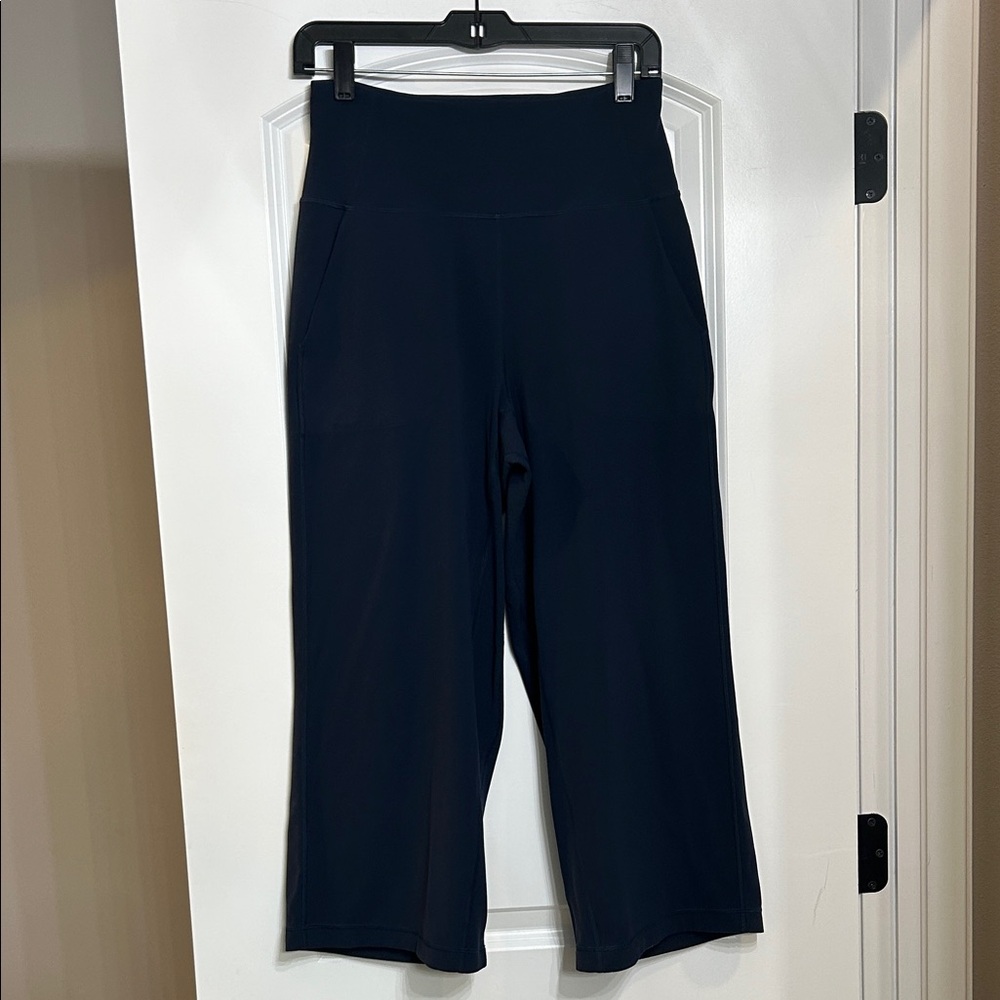 Lululemon Navy Cropped Pants
